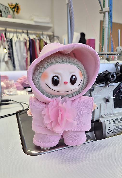 Tepláková súprava pre LABUBU