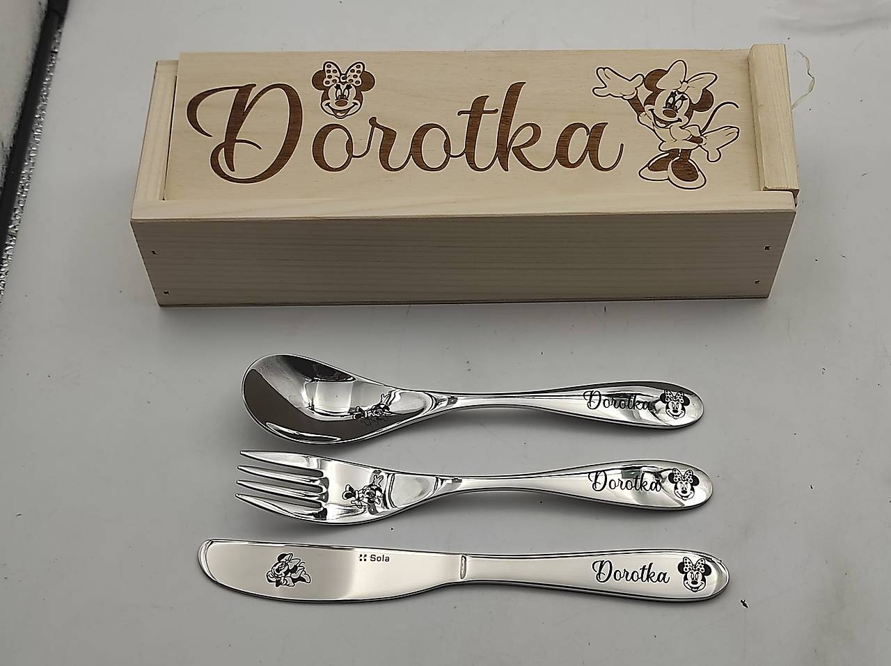 Príbory, varešky, pomôcky - Baby príbor v darčekovej kazete s gravírovaním na želanie - 17804225_