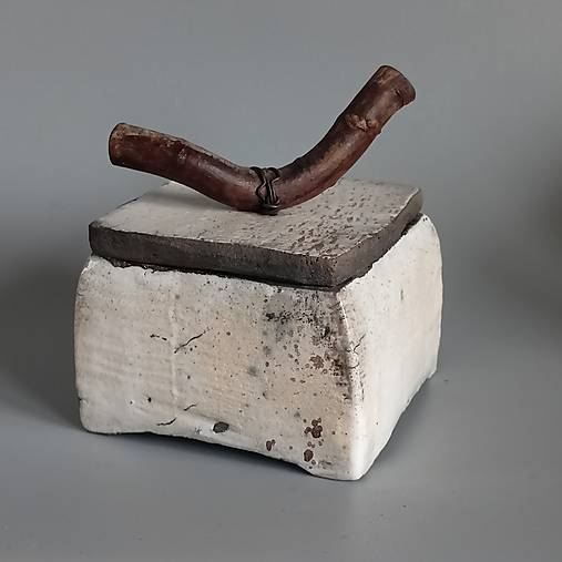 Nádoby - Keramická šperkovnica / doza z raku keramiky - 17806073_