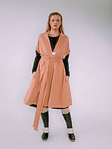  - MIESTNA DÁMSKA VOĽNÁ VESTA S OPASKOM LUJZA (SVETLÁ MOCHA) - 17806314_