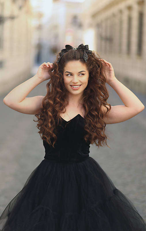 Brošne - Elegandgtná mašľa do vlasov z kolekcie Coco (čierna) - 17806390_