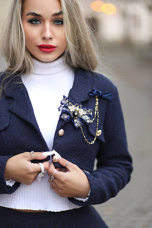 Brošne - Elegantná brošňa z kolekcie Coco (Modrá) - 17806426_