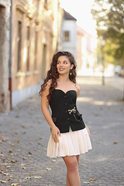 Brošne - Elegantná brošňa z kolekcie Coco (Čierna) - 17806431_