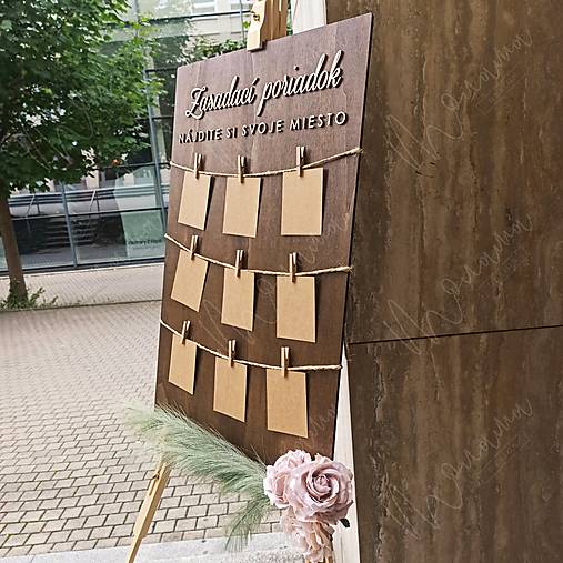 Papiernictvo - Drevený zasadací poriadok na svadbu (Tabuľa: Šírka: 49 cm / Výška: 75 cm) - 17807395_