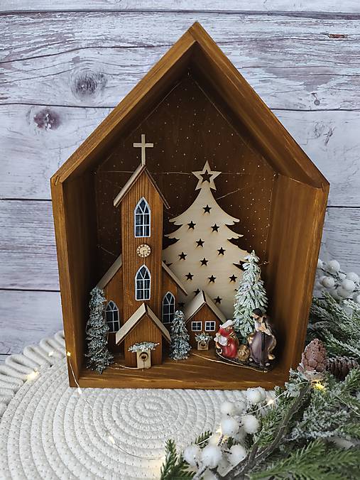 Dekorácie - Drevený svietiaci vianočný domček - 17807797_