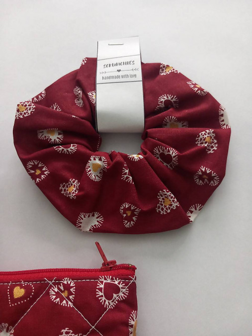 Kozmeticka taštička +gumička červená