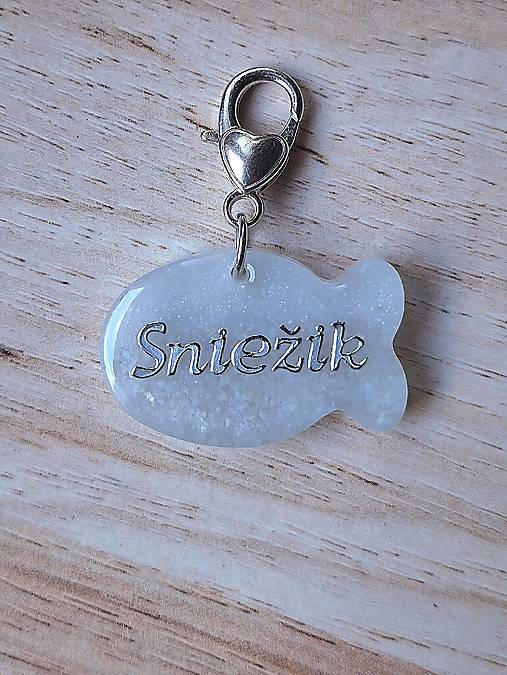 Pre zvieratá - Známka s menom pre kocúrika v tvare rybyči - 17807481_