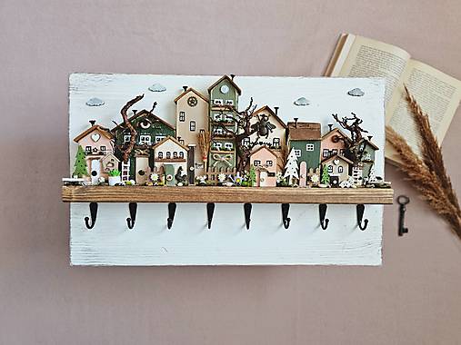 Nábytok - Vešiak na kľúče ,,Dedinka v údolí II,, - 17811556_