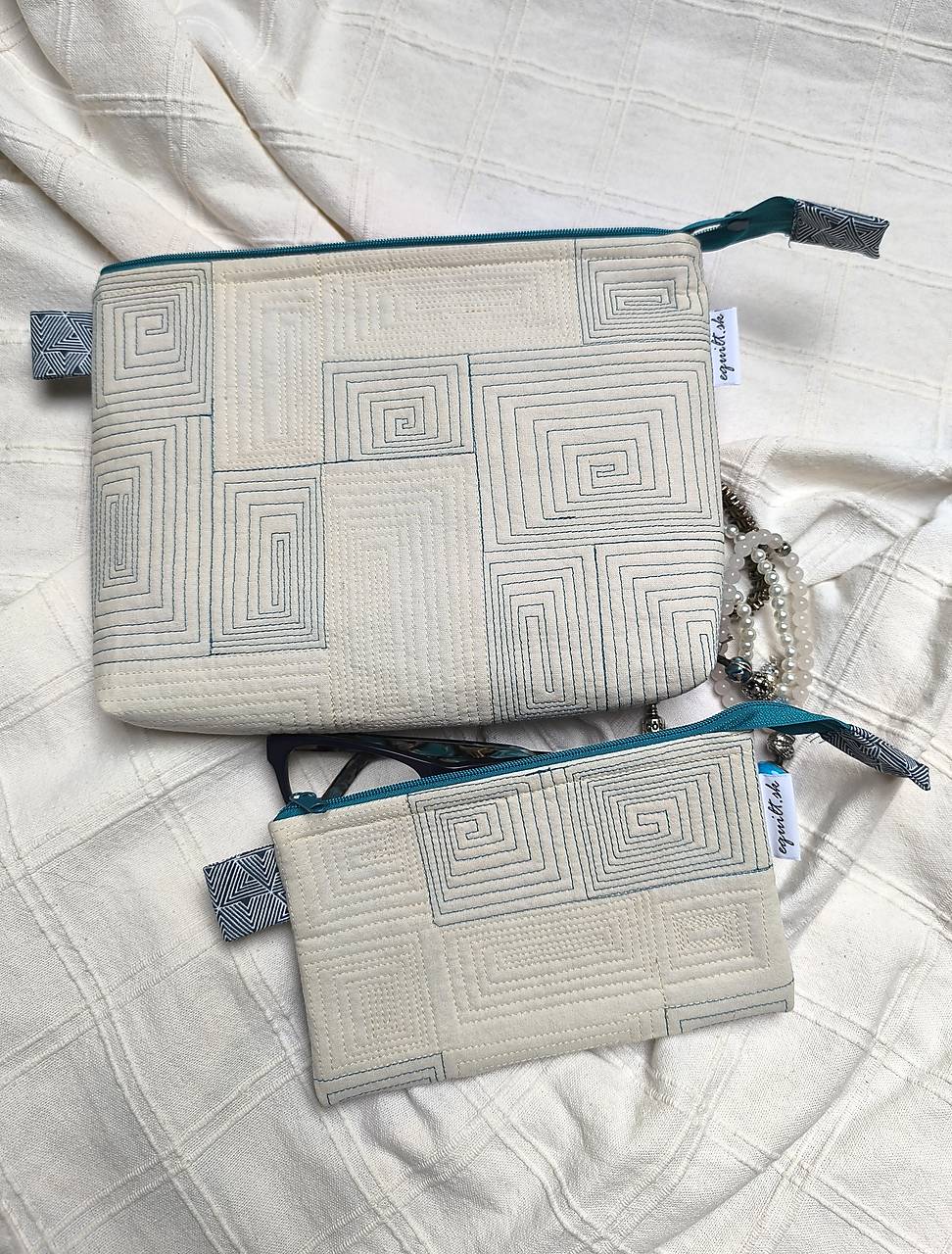 Kozmetická taštička a puzdro na okuliare (Petrolejovo modrá)