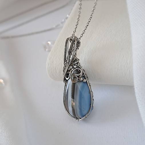 Opál modrý Owyhee pásikový