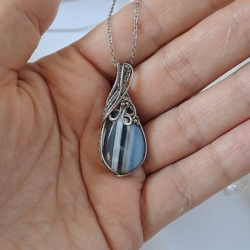 Opál modrý Owyhee pásikový