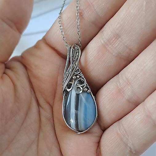 Opál modrý Owyhee pásikový