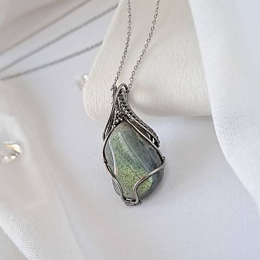 Náhrdelník labradorit dúhový 3