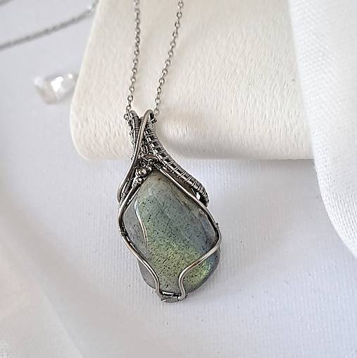 Náhrdelník labradorit dúhový 3