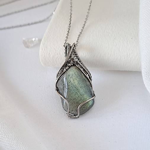 Náhrdelník labradorit dúhový 3