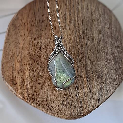 Náhrdelník labradorit dúhový 3