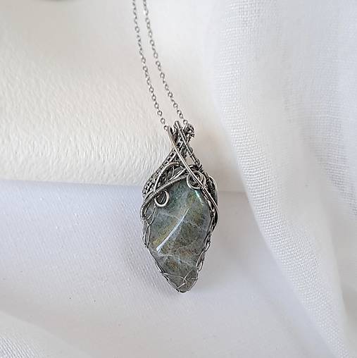 Náhrdelník labradorit dúhový 5