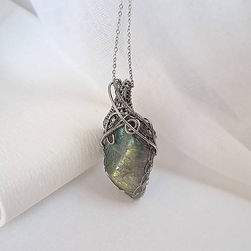 Náhrdelník labradorit dúhový 5