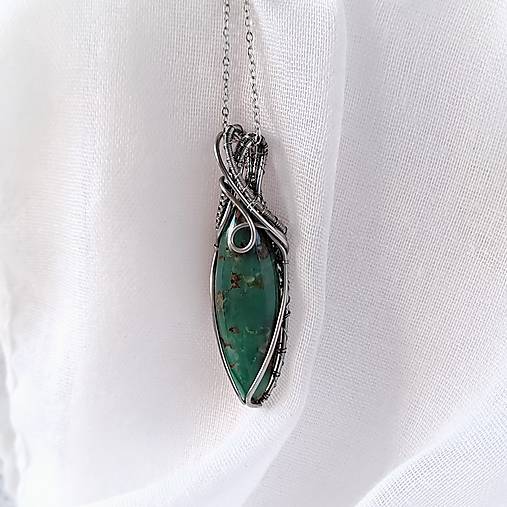 Náhrdelník chryzopras tmavý