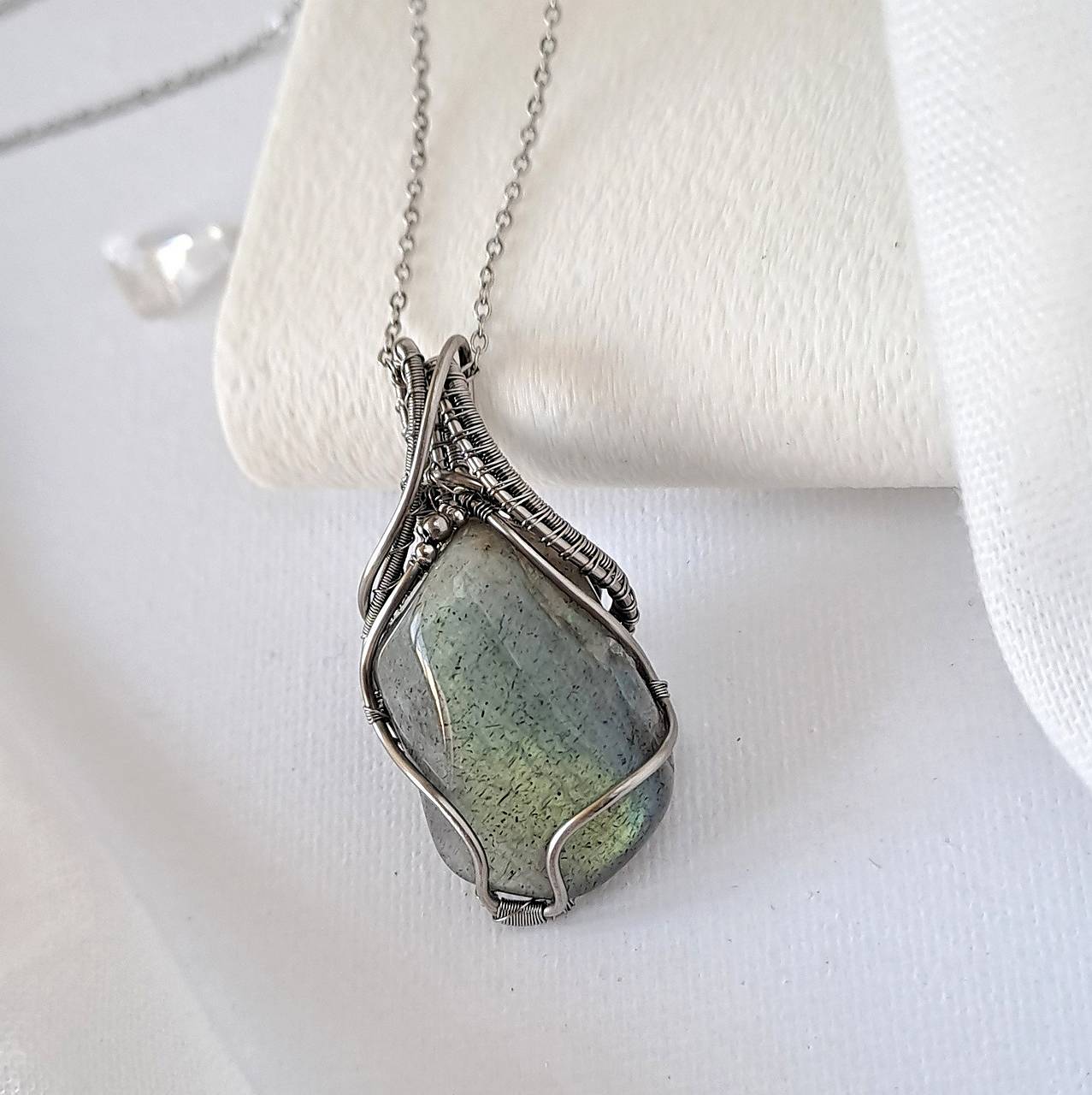 Náhrdelník labradorit dúhový 3