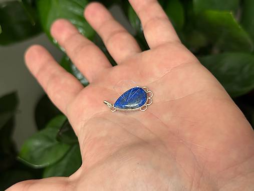 Strieborný 925/1000 prívesok s lapis lazuli