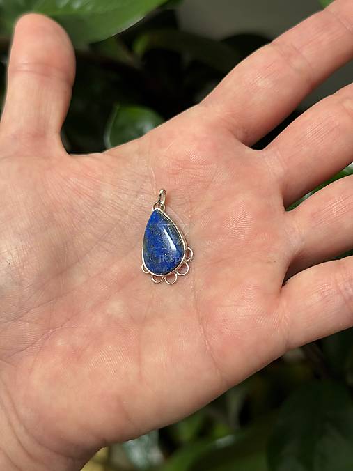 Strieborný 925/1000 prívesok s lapis lazuli