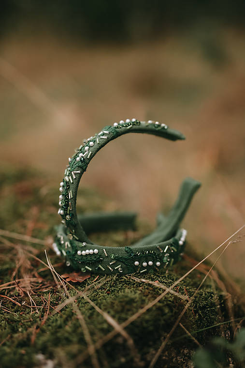 Ozdoby do vlasov - Bohato vyšívaná ľanová čelenka Konvalinky 2 - 17814233_