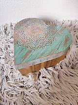 Úložné priestory & Organizácia - Drevená krabička Srdiečko - 17813861_