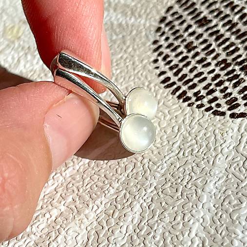 White Moonstone Ag925 Earrings / Náušnice s bielym mesačným kameňom A100