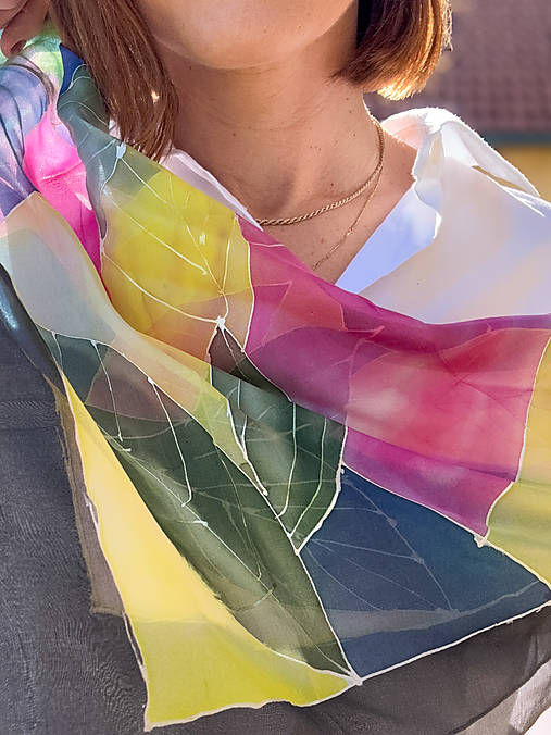 Maľovaná hodvábna šatka Farebné listy