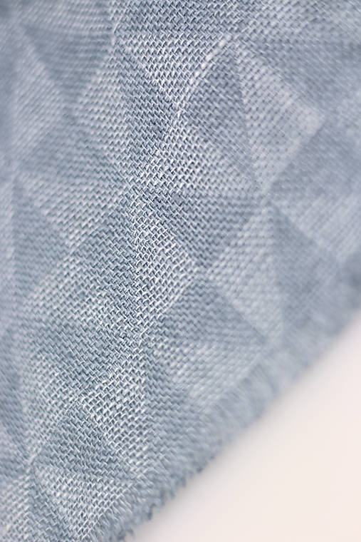 Elegantny pánsky ľanový šál svetlomodrej farby – 100 % prírodný ľan, ľahký, štýlový, v darčekovej krabičke