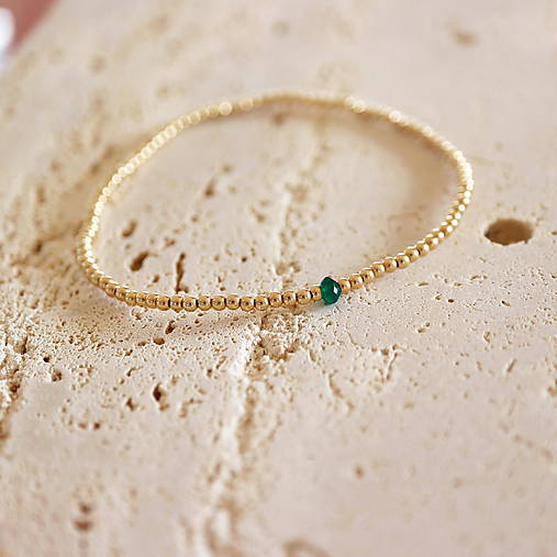 Náramky - Minimalistický náramok so zeleným ónyxom (gold filled) - 17819656_