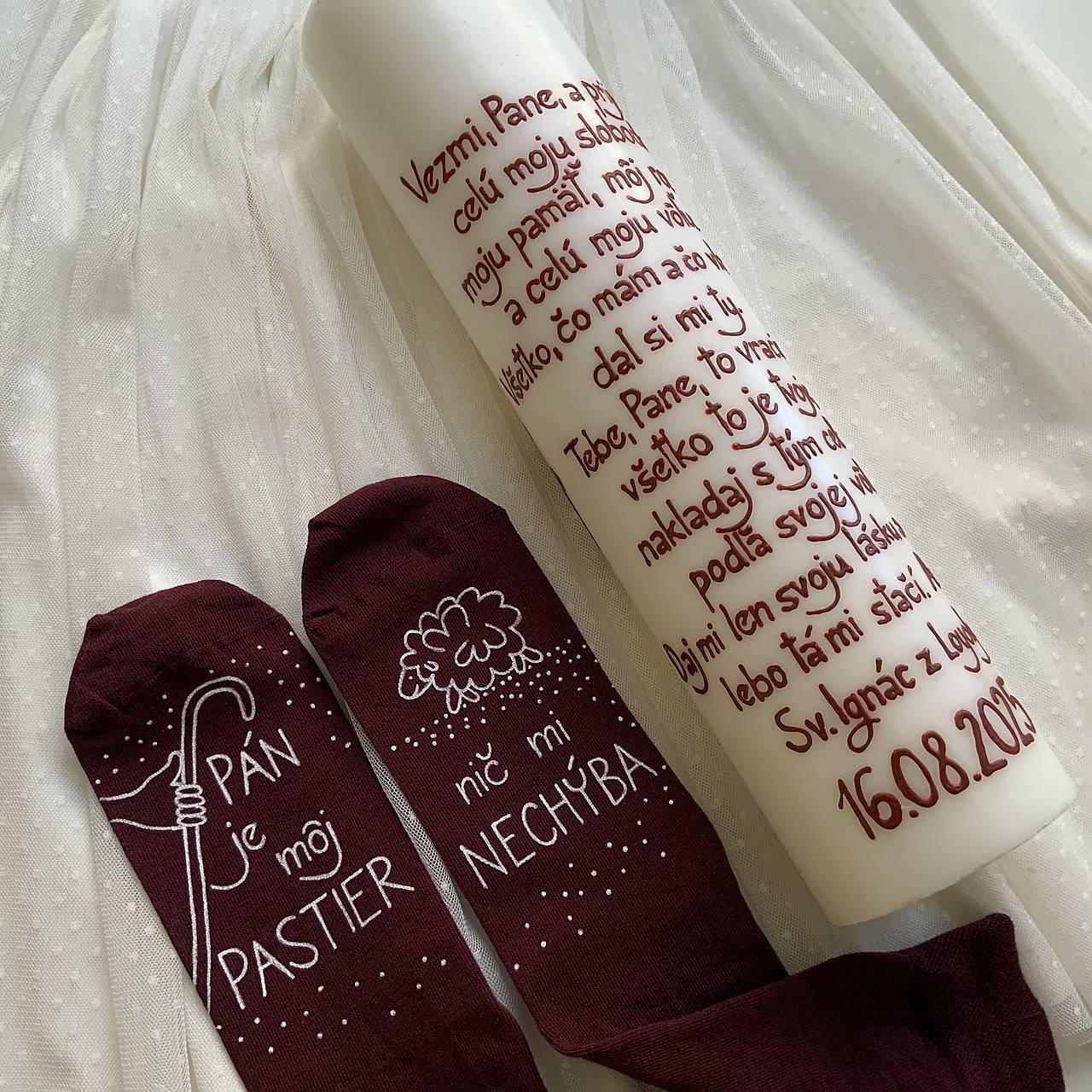 Maľovaná svieca s nápisom a maľbou na želanie (biela, 25 cm)