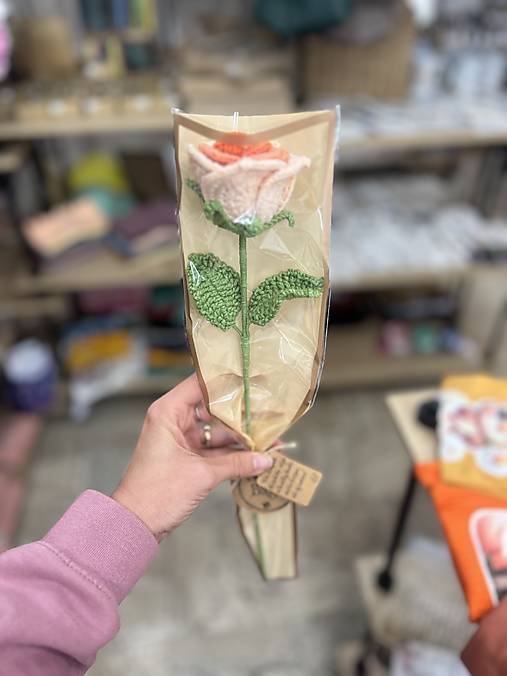 Ručne háčkovaný kvet (4)