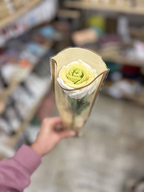 Ručne háčkovaný kvet (9)