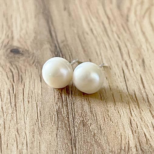 Freshwater Pearls AG925 Stud Earrings / Puzetové náušnice so sladkovodnými perlami 8-9mm E055