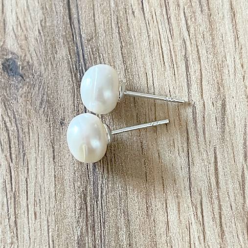 Freshwater Pearls AG925 Stud Earrings / Puzetové náušnice so sladkovodnými perlami 8-9mm E055