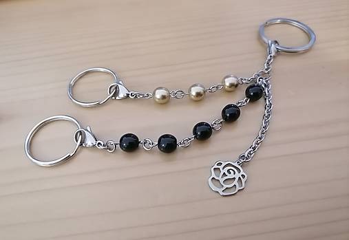 Kľúčenky - Kľúčenka - čierno/zlatá - ruža  - 17823492_