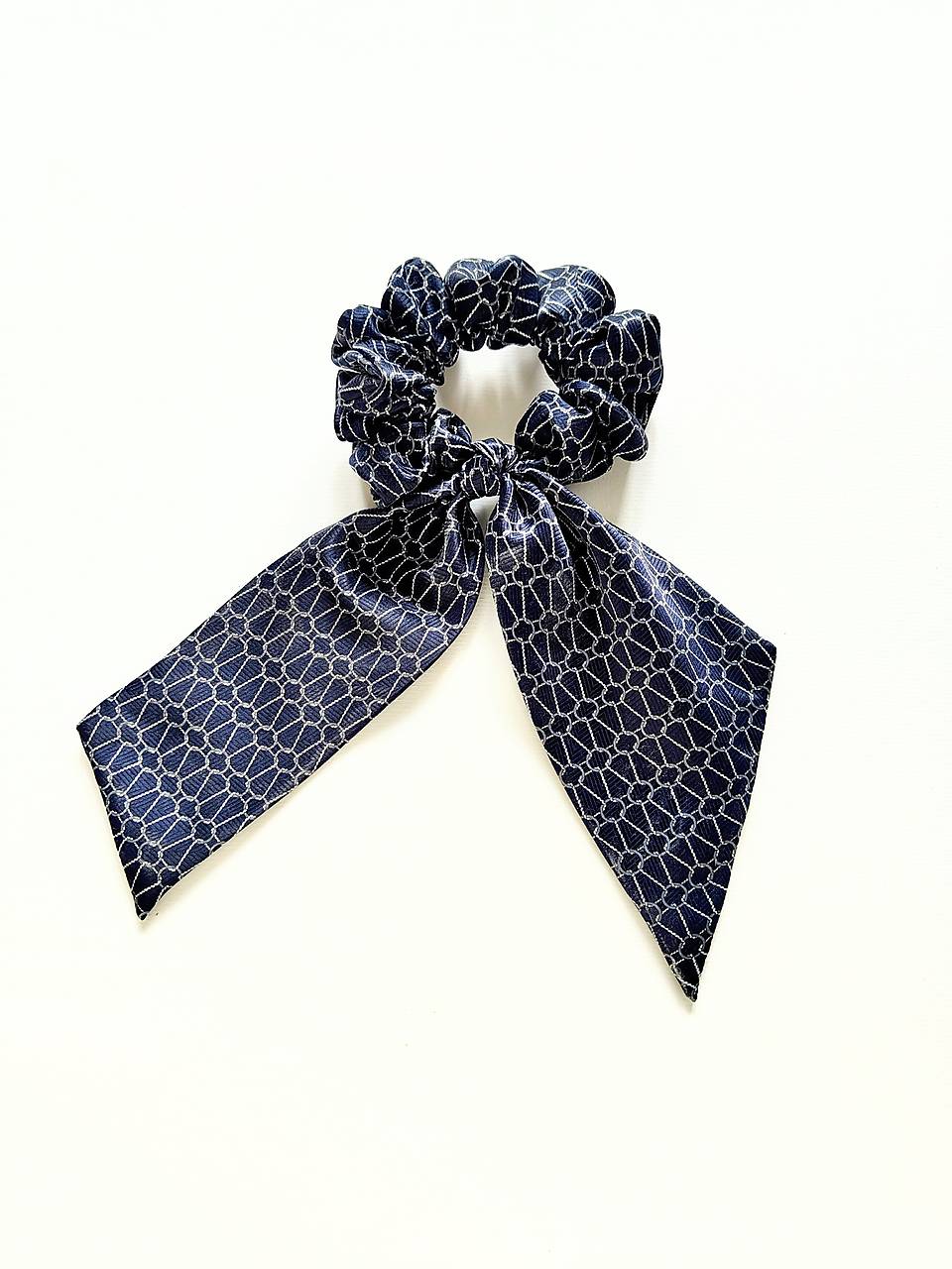 Maxi scrunchie asymetrická (Tmavomodrá)
