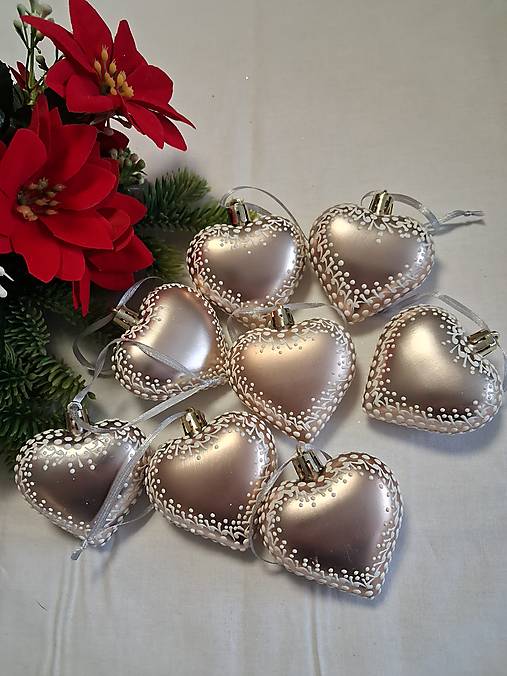 Dekorácie - Vianočné srdiečka  zdobené voskom - 17822132_