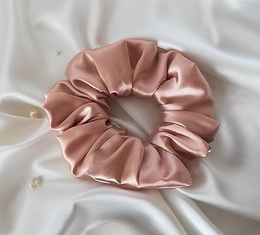 Ozdoby do vlasov - Saténová gumička Scrunchie, ružovo zlatá- svetlá, veľkosť: CLASSIC  - 17823931_