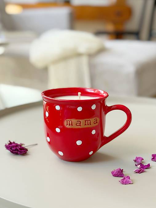 Nádoby - Červený bodkovaný hrnček MAMA ako sviečka ❤️❤️❤️ - 17826384_