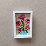 Dekorácie - Miniatúrna výšivka 5 x 7,5 cm v ráme na zavesenie: Kvety vo váze - 17824996_