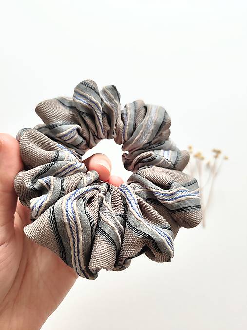Basic MAXI scrunchie (Béžová pásikatá)