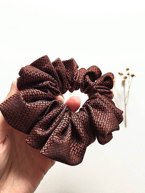 Basic MAXI scrunchie (Hnedá)