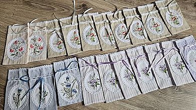 Úžitkový textil - Vyšívané vrecúška - 17828501_