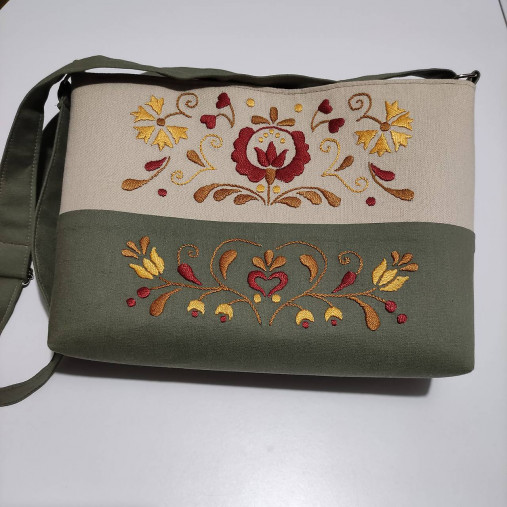 Kabelky - Kabelka s ručnou výšivkou - 17829534_