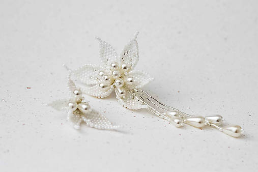 Kvetinové svadobné náušnice Olívia (Kvetinové náušnice s perlami /rôzne veľkosti/)