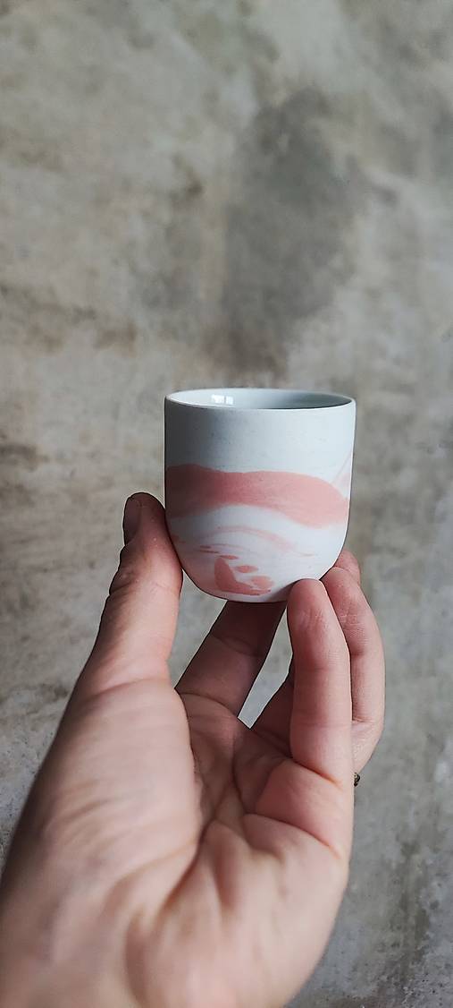 Nádoby - Porcelánová šálka na espresso Ružová  - 17832951_