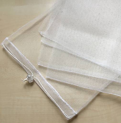Úžitkový textil - Sieťové priehľadné bodkovné eko vrecko  (sada 5 sieťovaných vreciek (2,5 €/ks)) - 17831927_